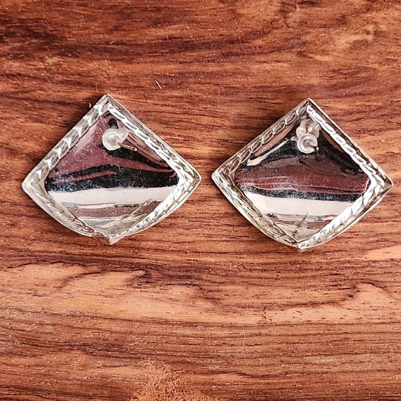 🦚 Vintage Teal Polka Dot Earrings 🎁 - Picture 5 of 6